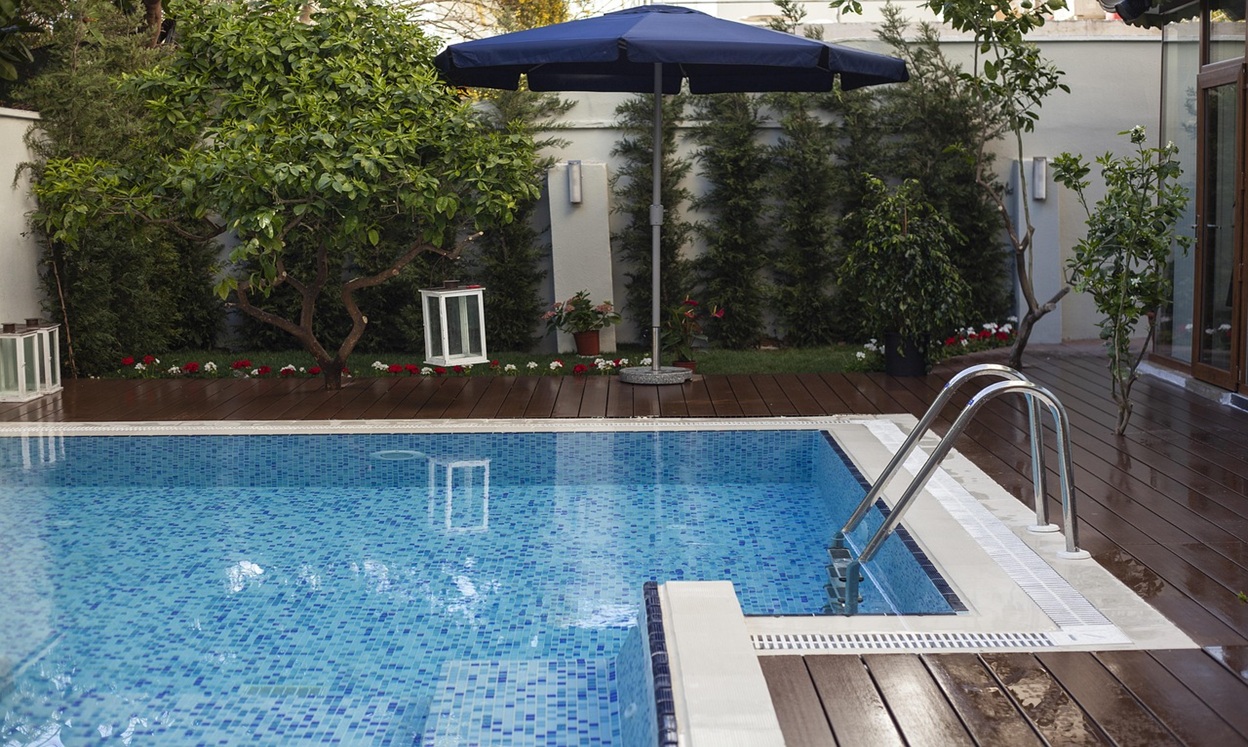 Crystal Clear Results for Your Outdoor Oasis